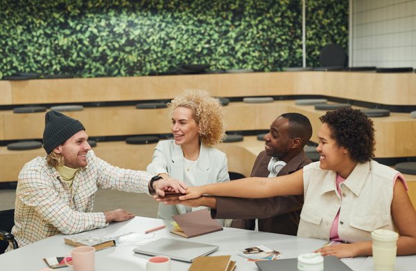 Attirez et Engagez Votre Audience avec la Stratégie d'Influence Marketing