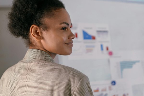 Les Clés Indispensables pour Maîtriser la Stratégie Compétitive dans le Secteur des Services